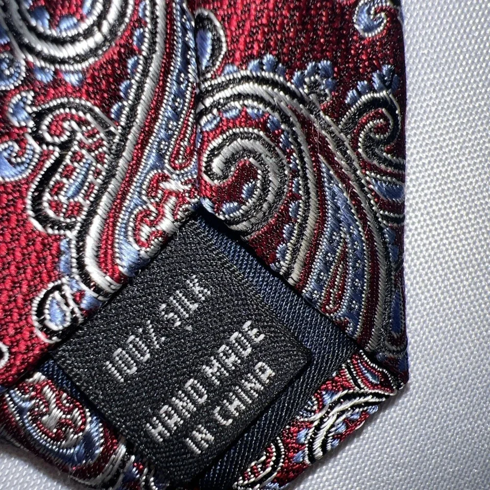 Jos. A. Bank Men's Tie 100% Silk burgundy‎ paisley Necktie Business Formal 207